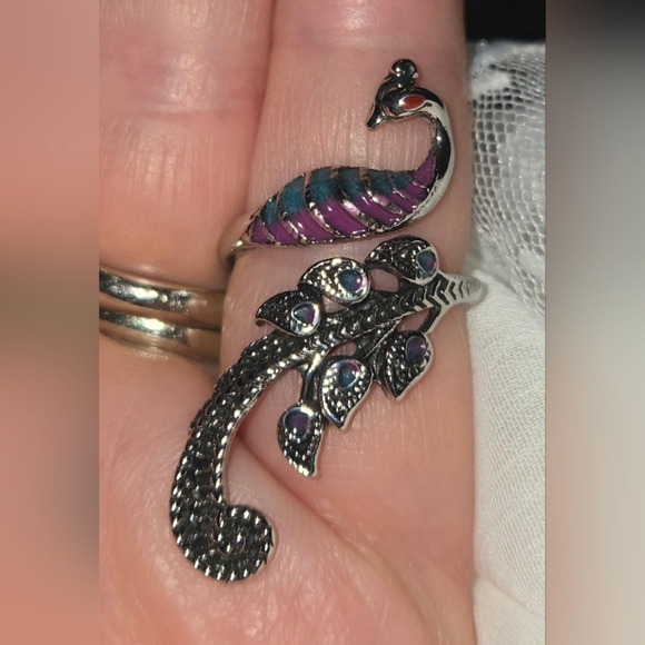 Sz.6 Silver and Purple Peacock Ring with Intricate Design - Picture 1 of 2